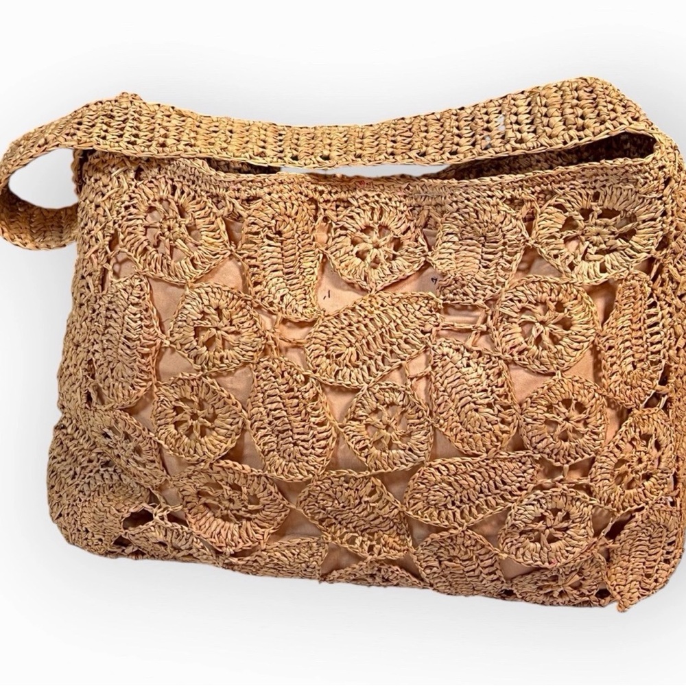 🌺Beautiful Floa Bella Handcrafted woven Tan Shoulder Bag🌺 - Picture 4 of 11